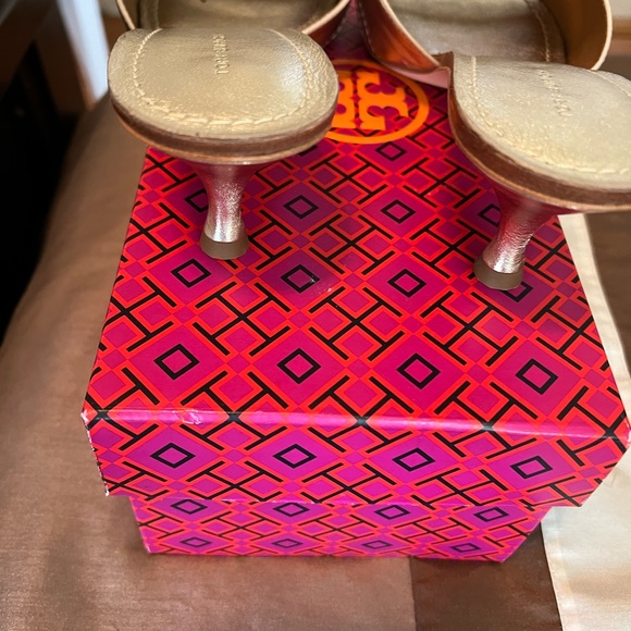 Tory Burch shoes - Picture 5 of 7